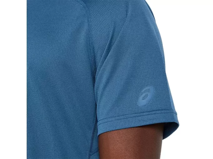 BLUSA DE MALHA COM MANGA CURTA E ABERTURA BLUSA DE MALHA COM MANGA CURTA E ABERTURA