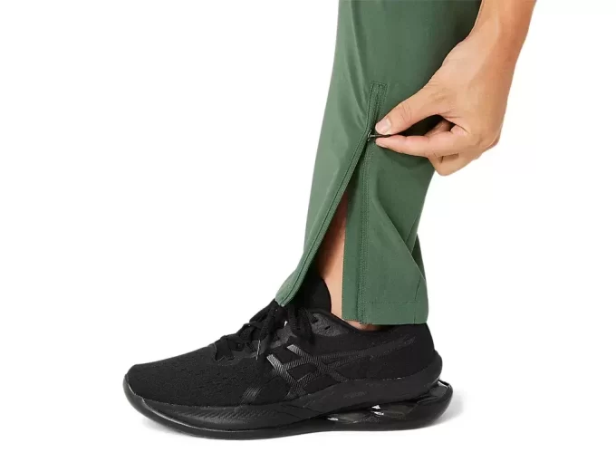 CALÇAS COM FORRO EM TECIDO ELÁSTICO CALÇAS COM FORRO EM TECIDO ELÁSTICO