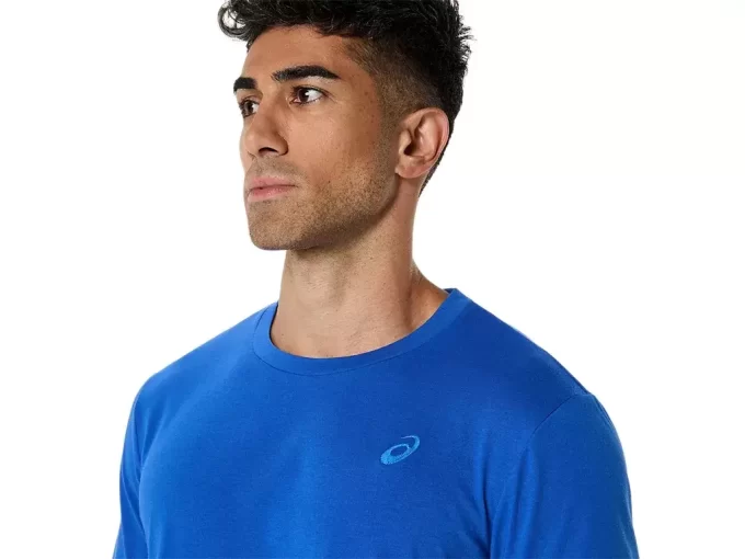 Camiseta ASICS com bordado espiral Camiseta ASICS com bordado espiral