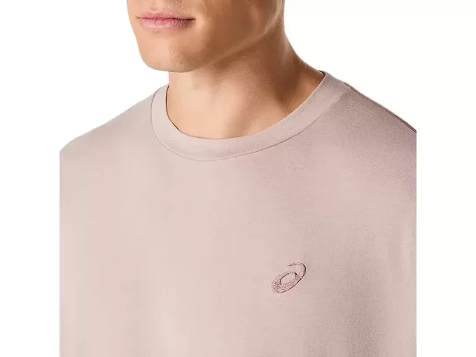 Camiseta ASICS SPIRAL RELAX com bordado Camiseta ASICS SPIRAL RELAX com bordado