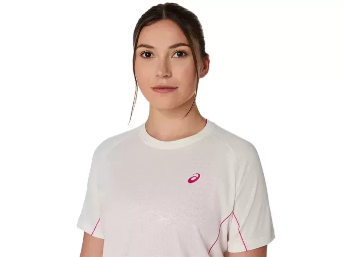 CAMISETA DE MANGA CURTA COM ESTAMPA DE JOGO POR TODA PARTE CAMISETA DE MANGA CURTA COM ESTAMPA DE JOGO POR TODA PARTE