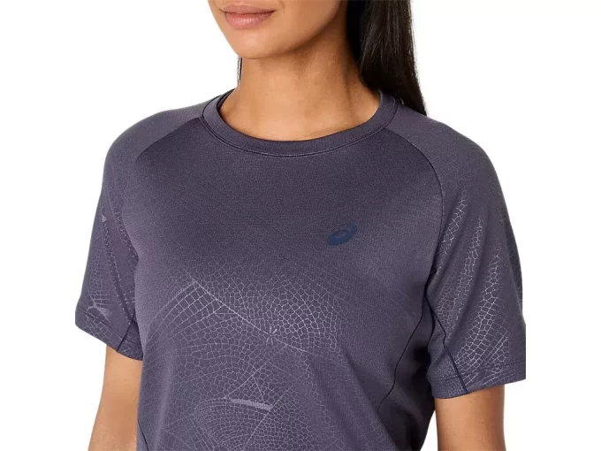 CAMISETA DE MANGA CURTA COM ESTAMPA DE JOGO POR TODA PARTE CAMISETA DE MANGA CURTA COM ESTAMPA DE JOGO POR TODA PARTE