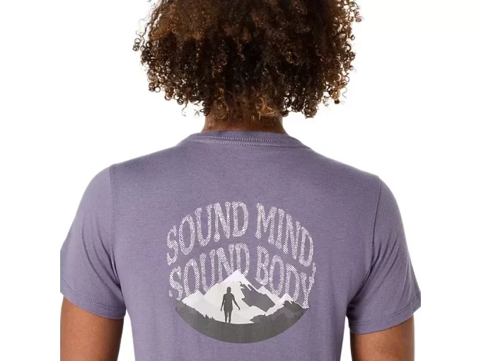 CAMISETA FEMININA ASICS NATURE DE MANGA CURTA COM DECOTE EM V CAMISETA FEMININA ASICS NATURE DE MANGA CURTA COM DECOTE EM V