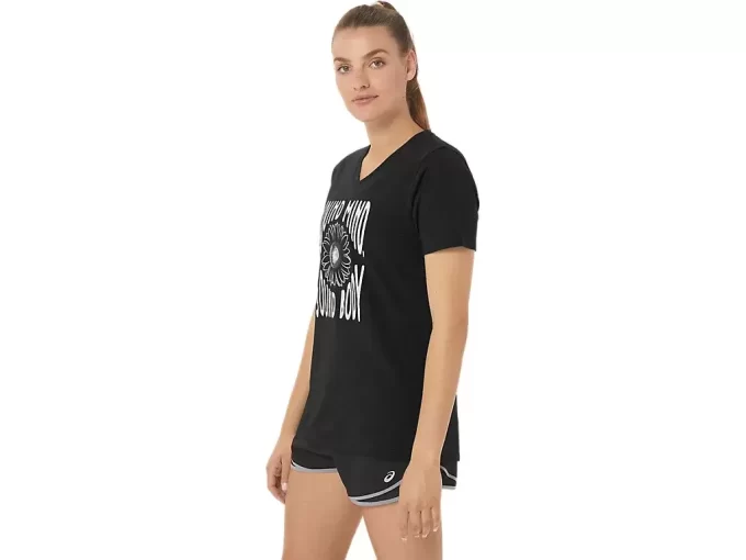 CAMISETA FEMININA COM DECOTE EM V E ESTAMPA DE GIRASSOL CAMISETA FEMININA COM DECOTE EM V E ESTAMPA DE GIRASSOL
