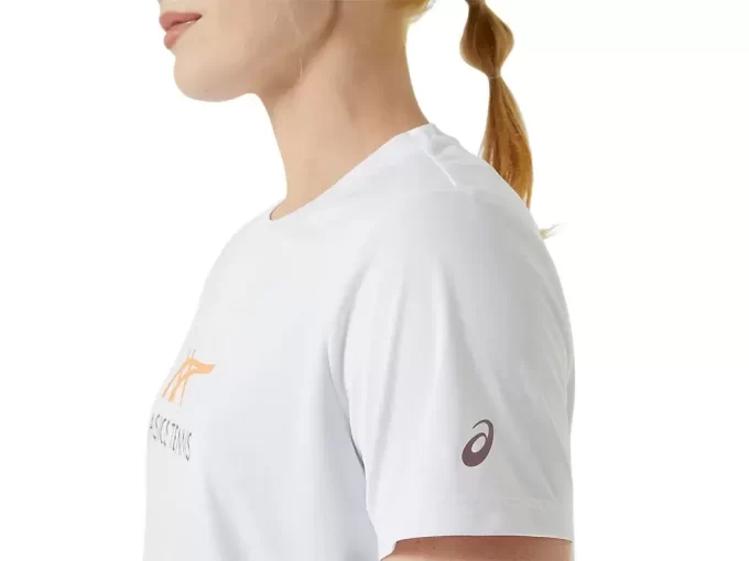 CAMISETA FEMININA COM ESTAMPA DE TÊNIS