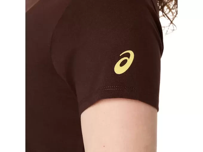 CAMISETA FEMININA COM PEÔNIAS CAMISETA FEMININA COM PEÔNIAS