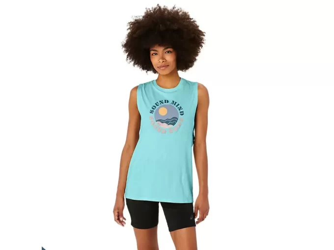 Camiseta regata feminina Asics Sun in the Sky com slogan. Camiseta regata feminina Asics Sun in the Sky com slogan.