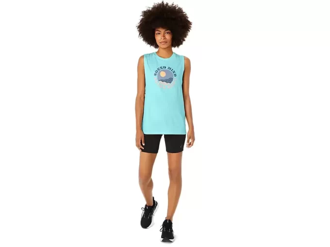 Camiseta regata feminina Asics Sun in the Sky com slogan. Camiseta regata feminina Asics Sun in the Sky com slogan.