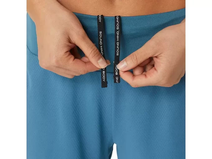 Short feminino Ventilate 2 em 1 de 8,9 cm Short feminino Ventilate 2 em 1 de 8,9 cm